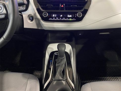 Used 2025 Toyota Corolla SE image 15