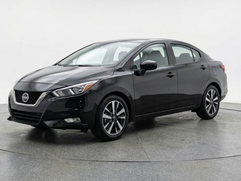 Used 2025 Nissan Versa SV FWD image 3