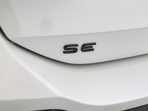 New 2025 Volkswagen Tiguan SE R-Line image 11