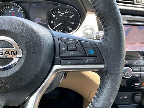 Used 2020 Nissan Rogue SL w/ Premium Package FWD image 23