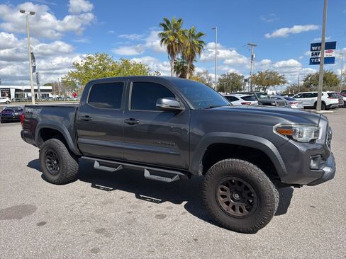 Used 2019 Toyota Tacoma TRD Off-Road w/ Technology Package image 3