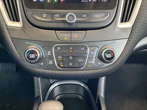 Used 2025 Chevrolet Malibu LT FWD image 32