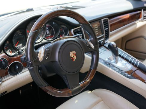 Used 2013 Porsche Panamera GTS image 10
