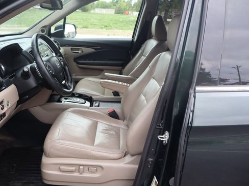 Used 2016 Honda Pilot Touring image 19