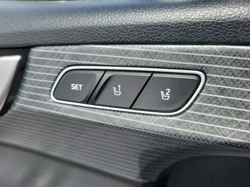 Used 2024 Hyundai Palisade Limited FWD image 7