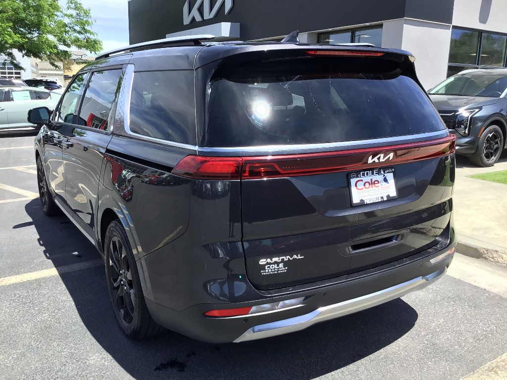Used 2024 Kia Carnival SX Prestige FWD image 4