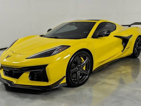 Used 2025 Chevrolet Corvette Z06 w/ Z07 Performance Package RWD image 6