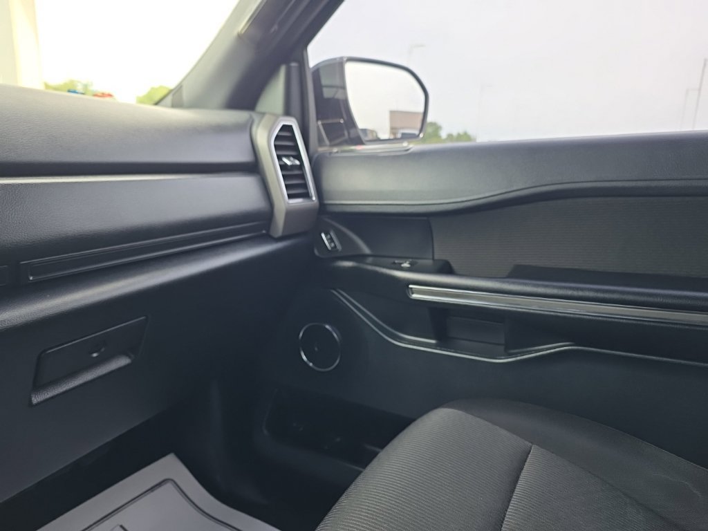 Used 2020 Ford Expedition XLT AWD/4WD image 18