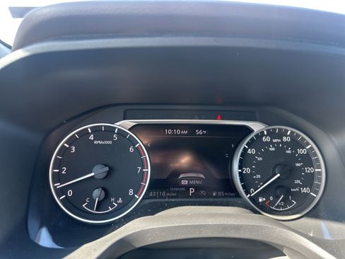 Used 2023 Nissan Rogue SV image 12