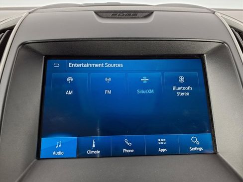 Used 2020 Ford Edge SEL image 19