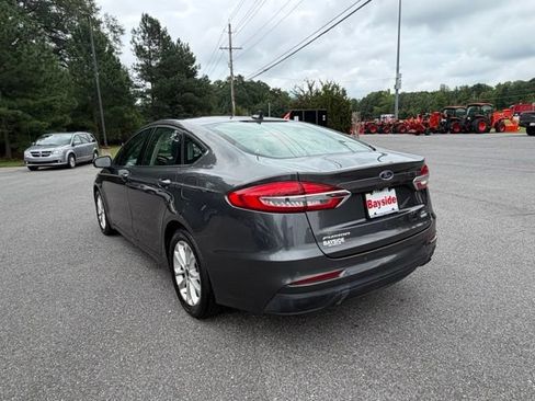Used 2020 Ford Fusion SE FWD image 14