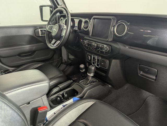 Used 2023 Jeep Wrangler Unlimited Sahara AWD/4WD image 32