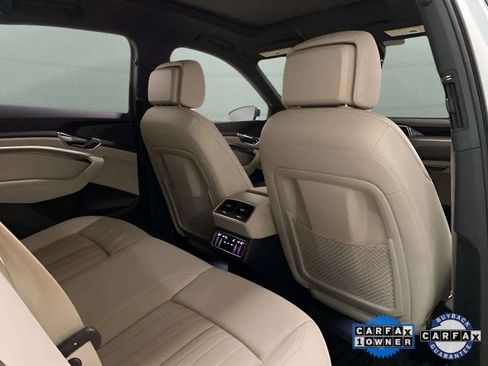 Used 2024 Audi Q8 e-tron Premium image 18