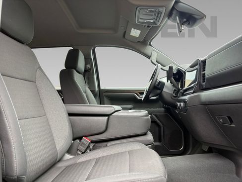 Used 2025 Chevrolet Silverado 1500 LT RWD image 4