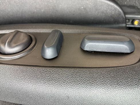 Used 2023 Chevrolet Blazer LT FWD image 7