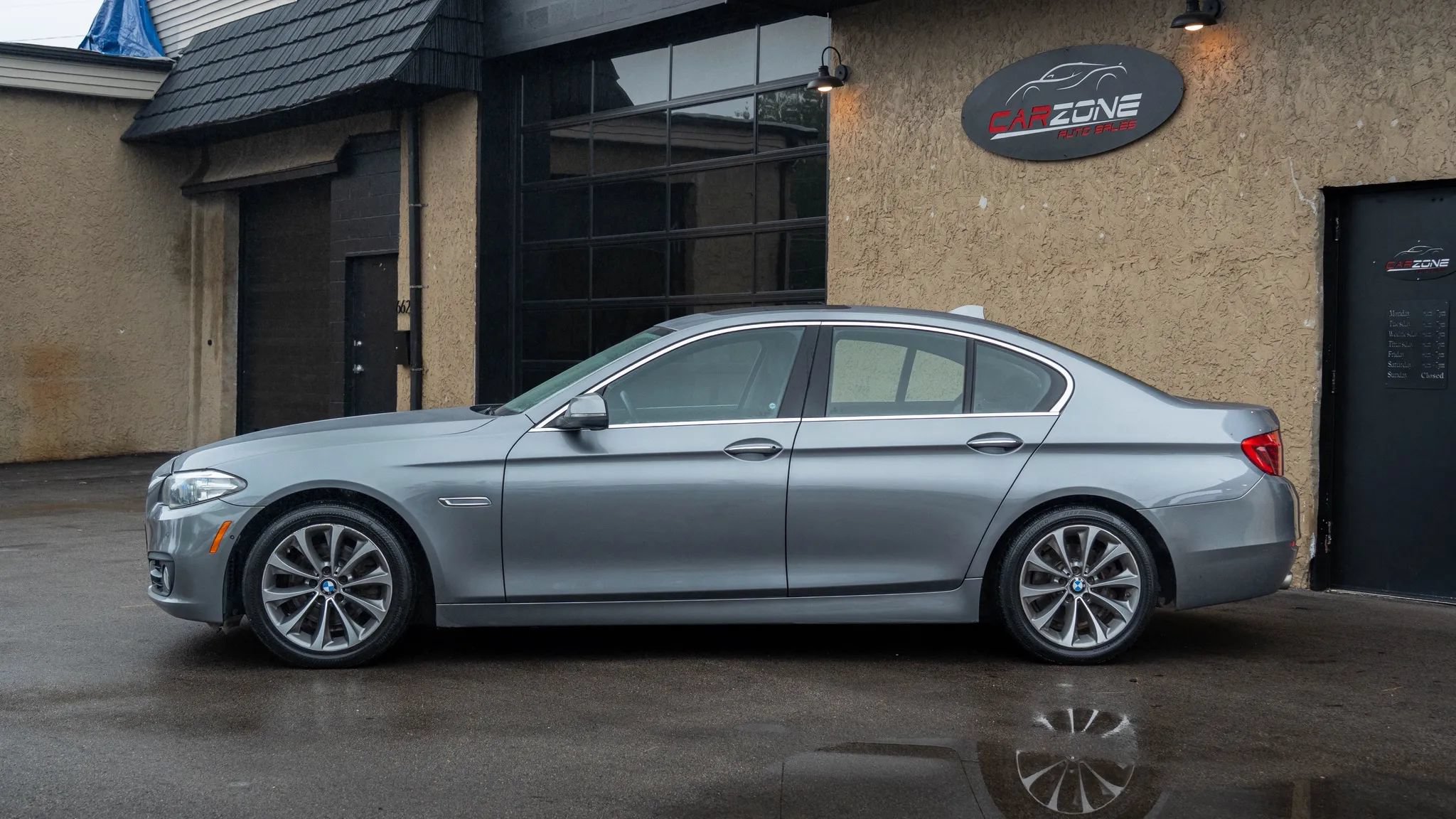 Used 2016 BMW 528i Sedan RWD image 2