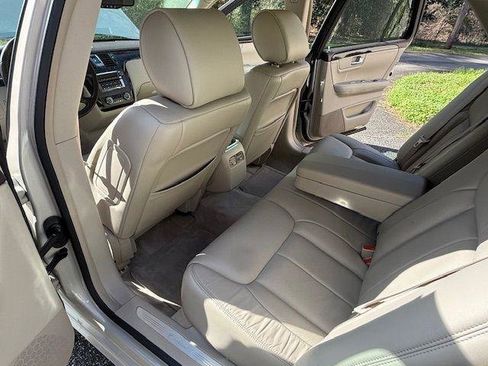 Used 2011 Cadillac DTS image 29