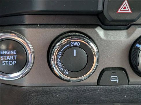 Used 2019 Toyota Tacoma TRD Sport AWD/4WD image 14