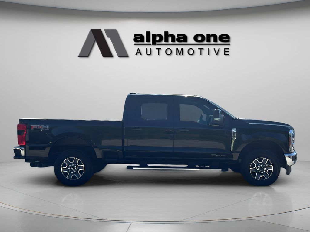 Used 2025 Ford F250 Lariat w/ FX4 Off-Road Package AWD/4WD image 4