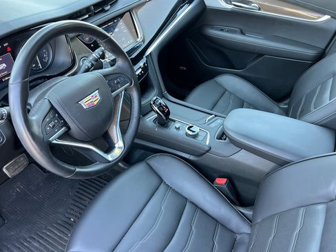Certified 2024 Cadillac XT6 Sport w/ Platinum Package image 10