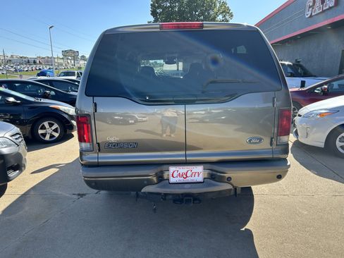 Used 2004 Ford Excursion Limited image 4
