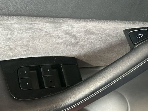 Used 2021 Tesla Model Y Long Range image 13