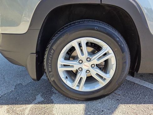 Certified 2024 GMC Terrain SLE w/ Driver Convenience Package FWD image 22