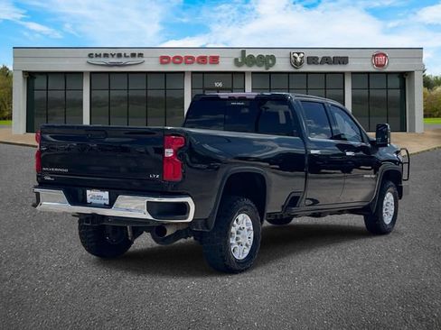 Used 2020 Chevrolet Silverado 3500 LTZ w/ LTZ Plus Package AWD/4WD image 4