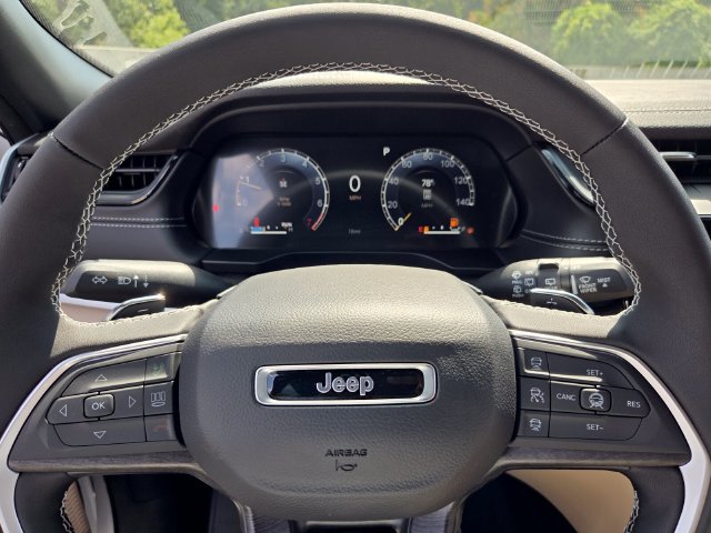 New 2027 Jeep Grand Cherokee Limited w/ Technology Group II RWD image 24