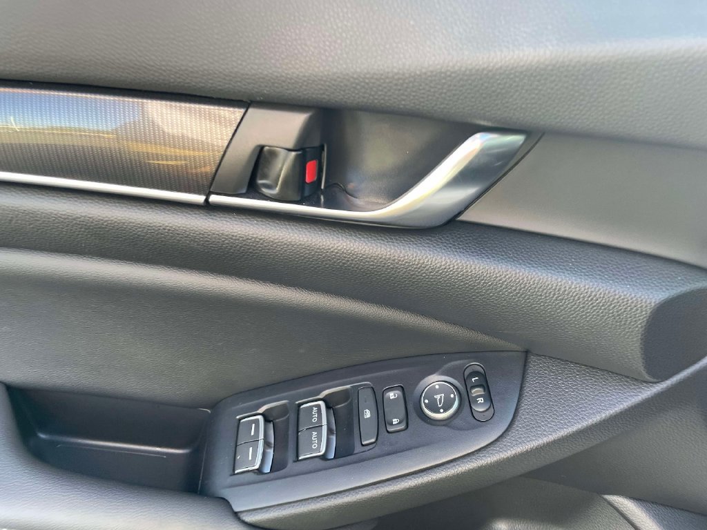 Used 2022 Honda Accord Sport image 18