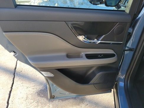 Certified 2024 Lincoln Corsair AWD w/ Equipment Group 101A image 18