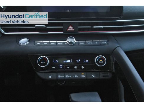 Certified 2025 Hyundai Elantra Limited FWD image 26