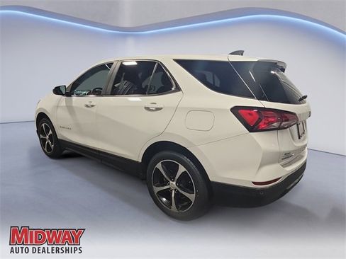 Used 2022 Chevrolet Equinox LT image 3