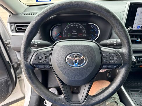 Used 2024 Toyota RAV4 LE AWD/4WD image 21