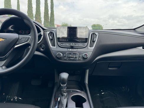 Used 2021 Chevrolet Malibu LS FWD image 15