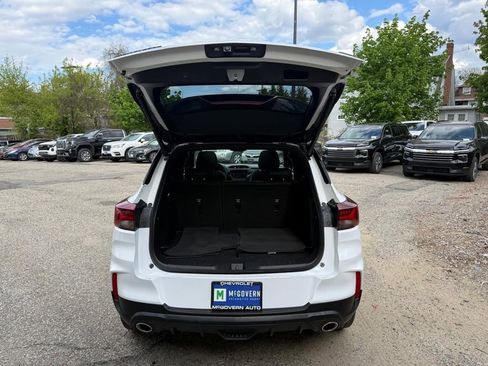Used 2023 Chevrolet TrailBlazer RS w/ Sun and Liftgate Package FWD image 6