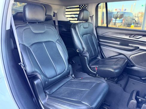 Used 2022 Jeep Grand Cherokee L Laredo w/ Luxury Tech Group I image 21