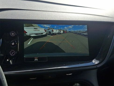 Used 2023 Buick Envision Essence image 18