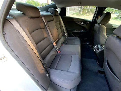 Used 2023 Chevrolet Malibu LT FWD image 20