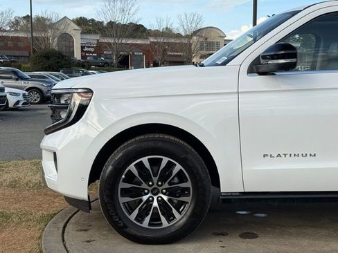 Used 2025 Ford Expedition Max Platinum image 12