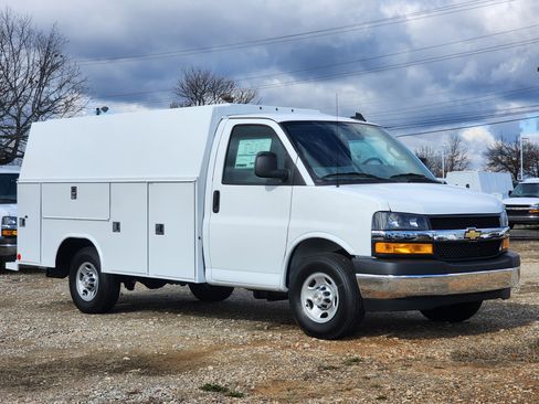 New 2025 Chevrolet Express 3500 w/ Power Convenience Package RWD image 2