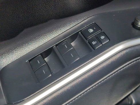 Used 2023 Toyota Highlander XLE image 23