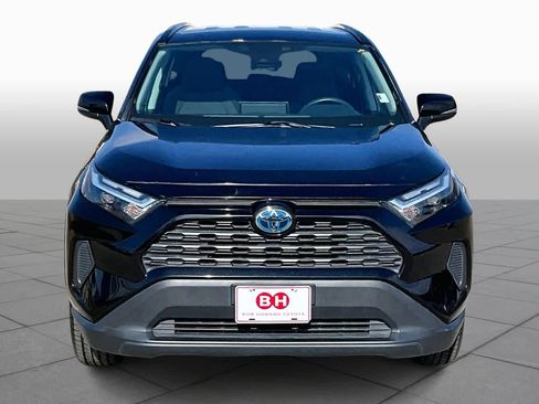 Used 2024 Toyota RAV4 XLE image 8