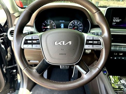 Used 2022 Kia Telluride SX w/ Towing Package FWD image 11