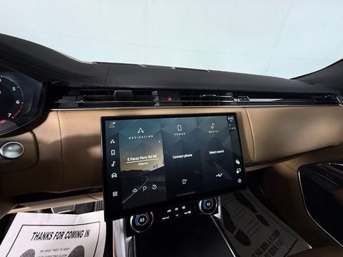 Used 2023 Land Rover Range Rover Long Wheelbase SE AWD/4WD image 22
