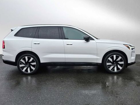 New 2025 Volvo EX90 Plus w/ Protection Package Premier image 8