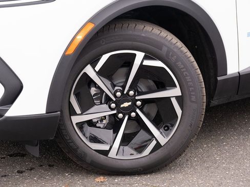 New 2026 Chevrolet Equinox EV LT image 21