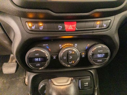 Used 2017 Jeep Renegade Limited w/ Advanced Technology Group image 15