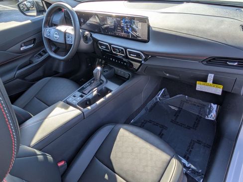 New 2026 Nissan Sentra SR w/ SR Premium Package image 39