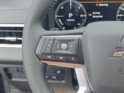 New 2025 Mitsubishi Outlander SE image 15